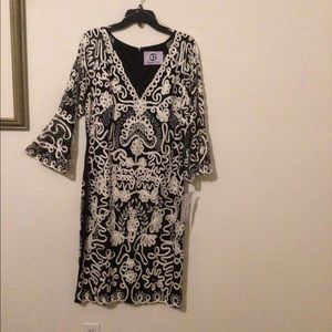 Gorgeous embroidered and tiny seed beads.  Size 14